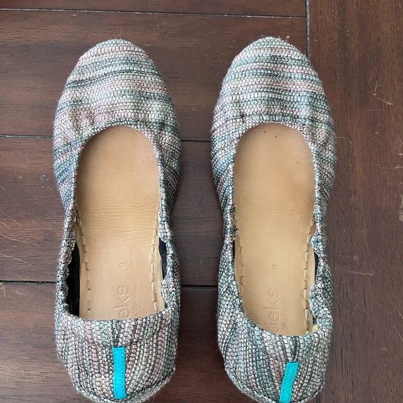 Tieks Women´s Flats with Mojave Pattern